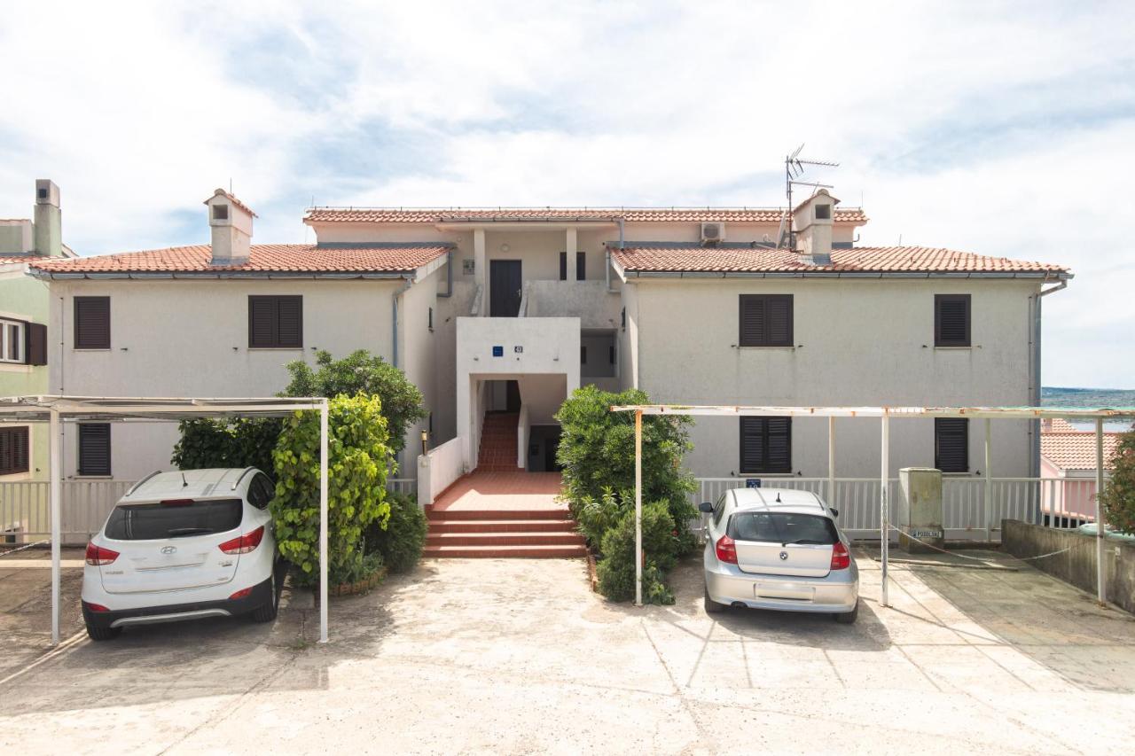 Apartment Laura Punat Exterior foto